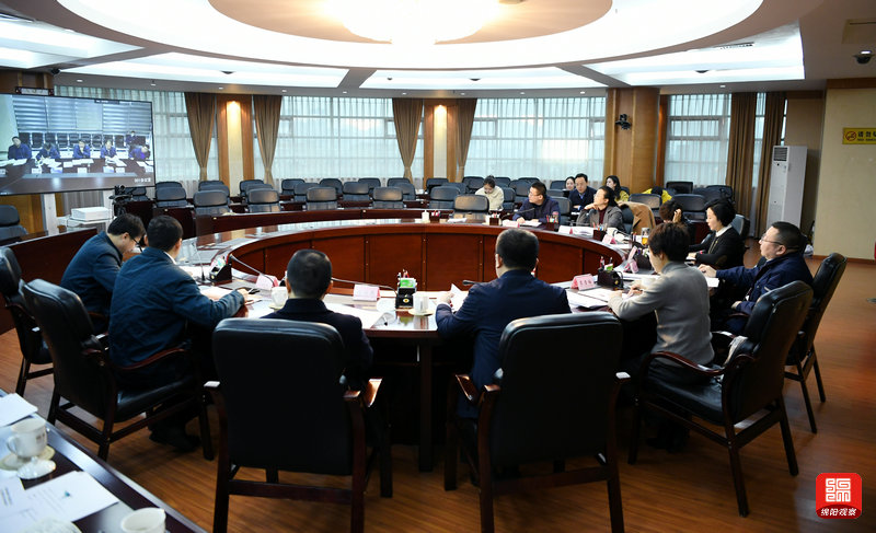 2021年1月6日，元方主持召開中國重汽綿陽生產(chǎn)基地擴(kuò)能上量第三次聯(lián)席會議  張莉 攝.jpg