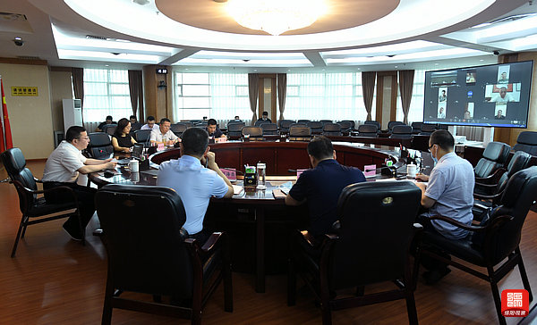 2021年7月25日，元方主持召開疫情防控應急指揮部會議  張莉 攝.jpg