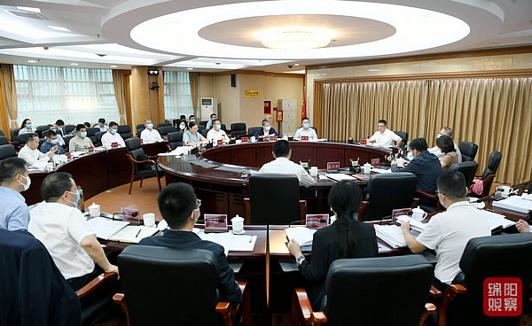 2022年9月22日，市政府第37次常務(wù)會(huì)  張莉 攝.jpg