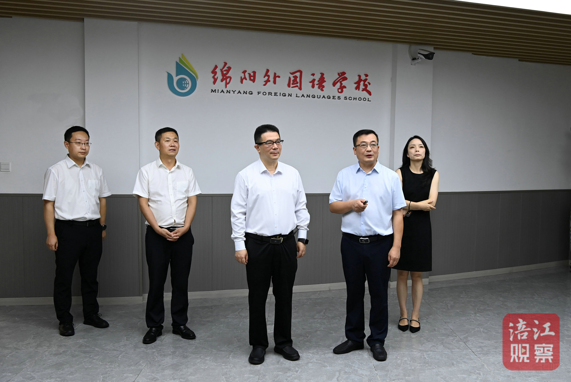 2024年9月9日，李云調(diào)研教育發(fā)展情況、慰問教師代表9（外國(guó)語(yǔ)學(xué)校）  張莉 攝 (1).jpg