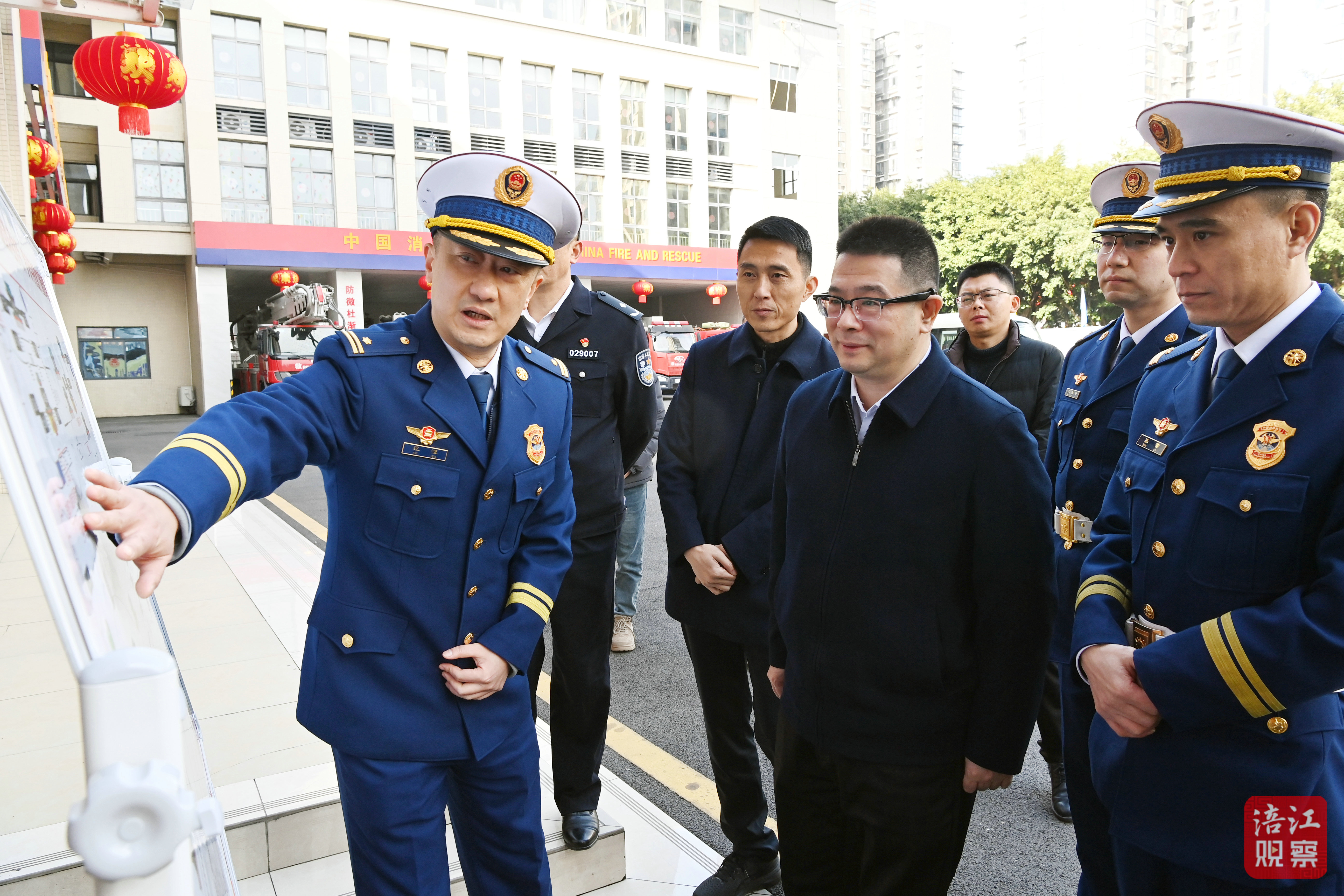 2025年1月27日，李云檢查節(jié)日供應、安全穩(wěn)定工作‘，慰問一線職工3  張莉 攝.jpg